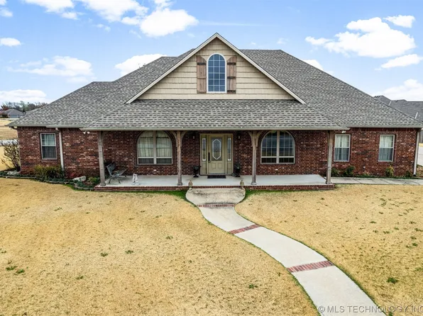 1102 SW 23rd St, Wagoner, OK 74467