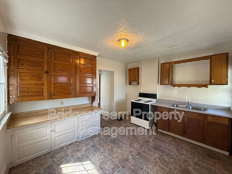1411 Wyoming St — Photo 5
