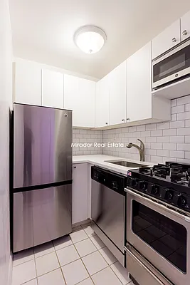 Rented by Mirador Real Estate | media 7