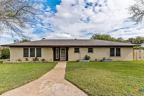613 Cedar Dr Photo 1