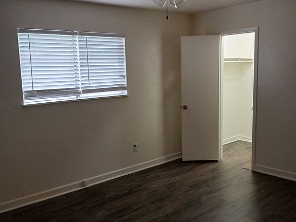 4th image of 240 Indiana Ave #244A