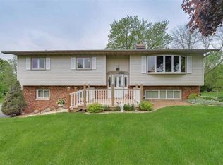 5331 Broken Bow Rd, Sun Prairie, WI 53590