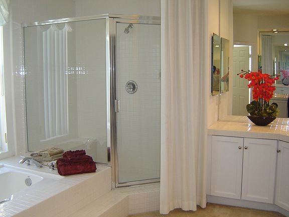 4th image of 4987 Sandshore Ct