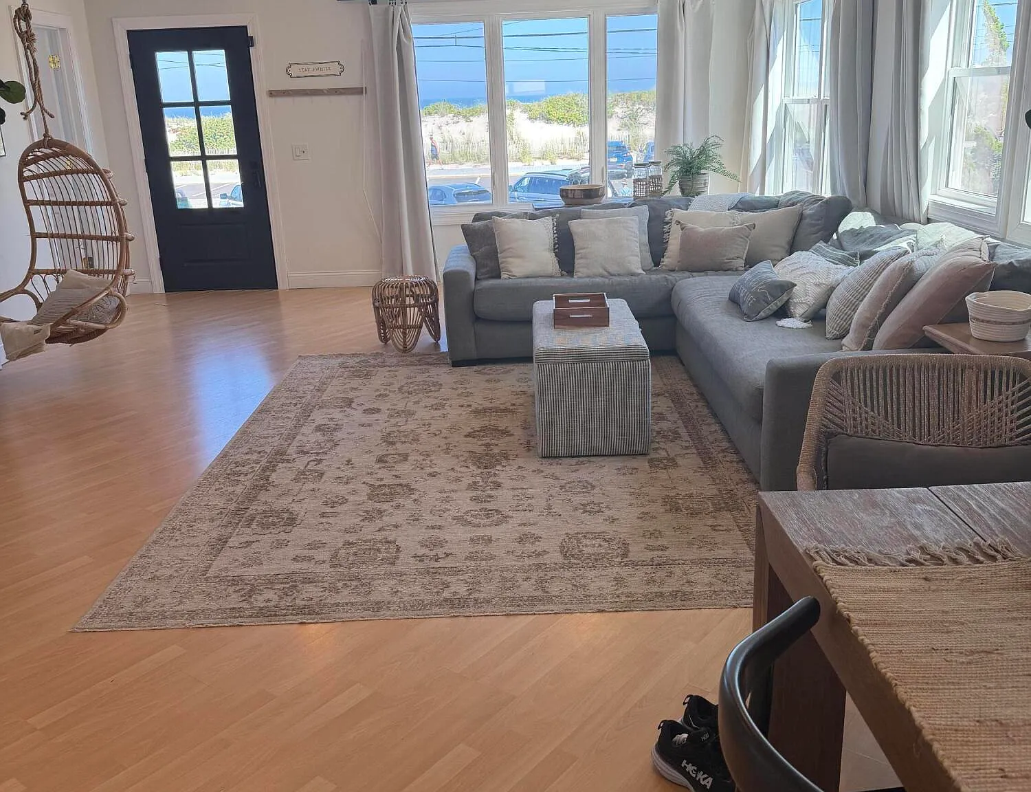 3 bed, 1048 sqft, $2,500 — Photo 4
