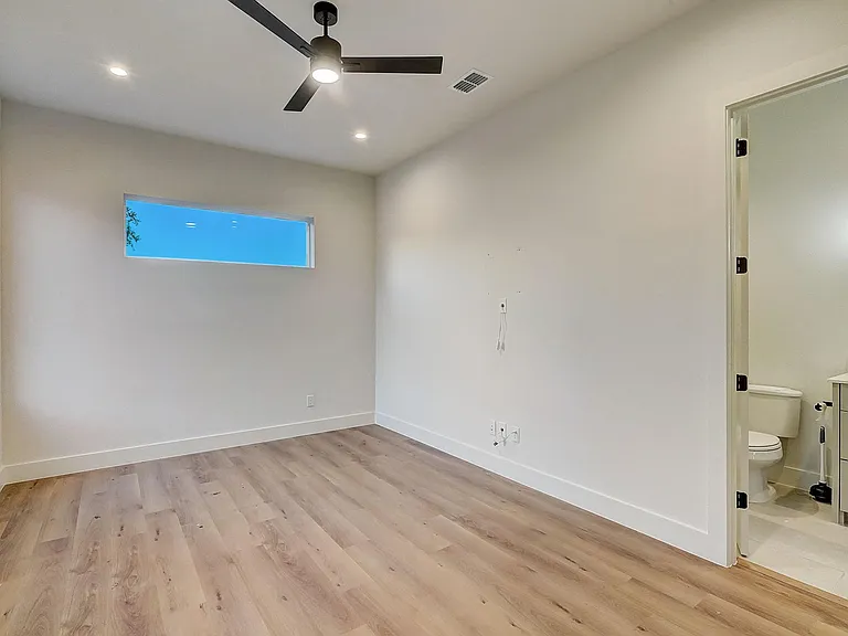 1719 Homeland St — Photo 30