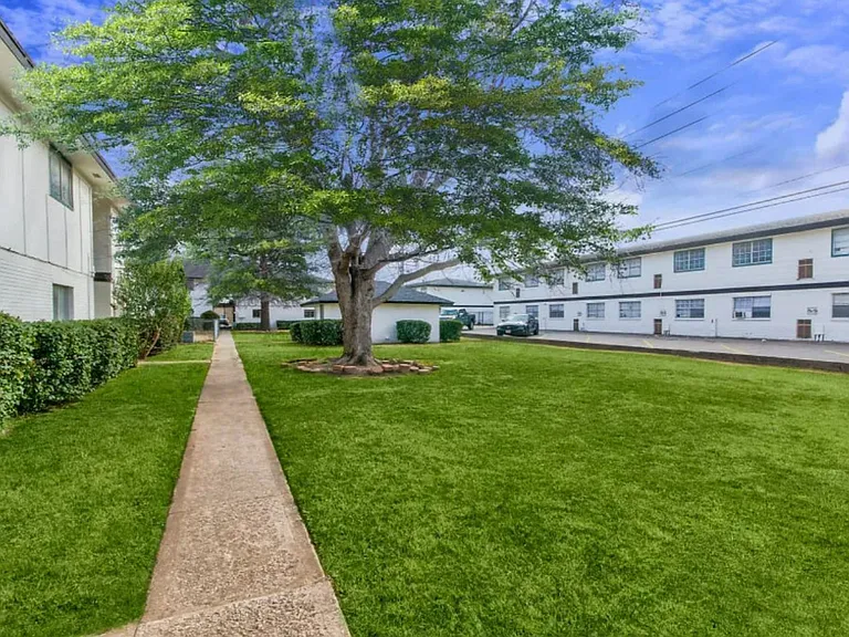 Summerplace Apartments — Photo 1