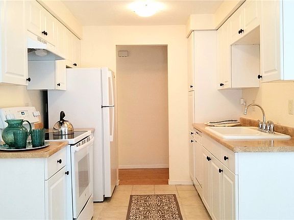 4th image of 8621 25th Ave SW Unit A