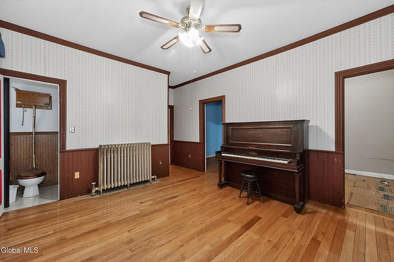 4th image of 33 Egbert Street