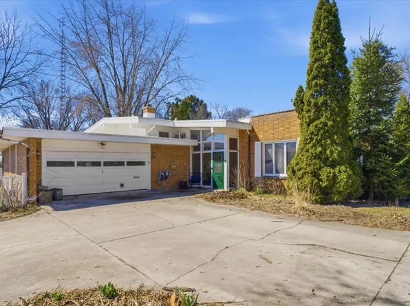 616 Seneca Dr, Aurora, IL 60506