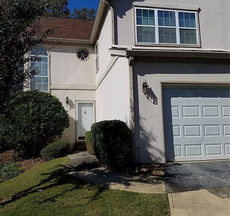 1st image of 701 Bridge Ln SE