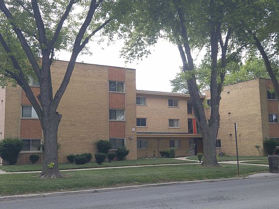 2nd image of 8345 S King Dr APT 2D