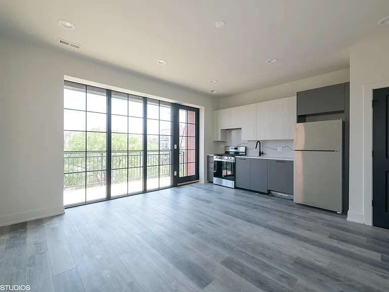 1220 N Bosworth Ave — Photo 3