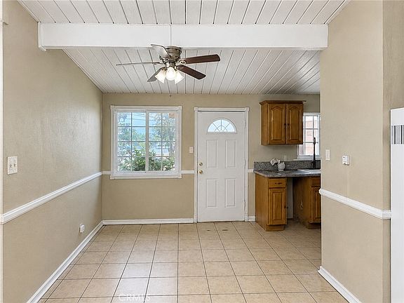 5th image of 945 E 5th St