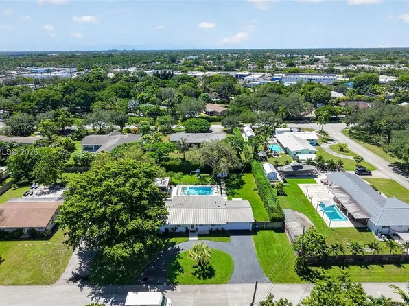 14220 SW 86th Ave, Palmetto Bay, FL 33158