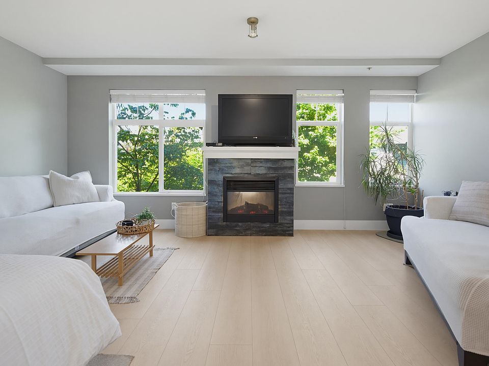 1st image of 15833 26th Ave #93