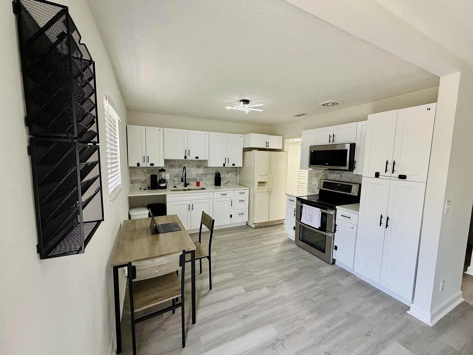 4 bed, 2.0 bath, 1700 sqft, $728 — Photo 3