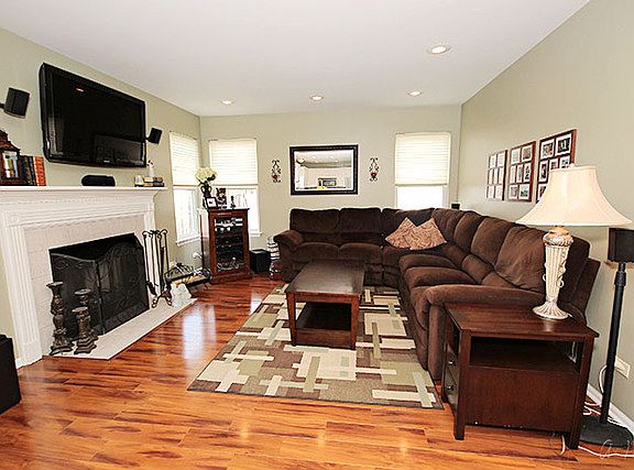 4th image of 301 Warwick Ln