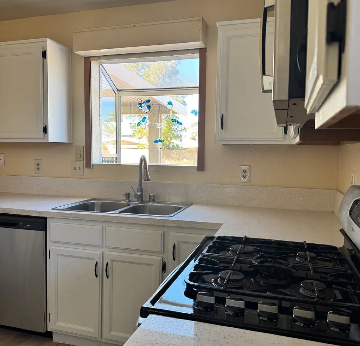 4 bed, 3.0 bath, 1912 sqft, $2,750 — Photo 1