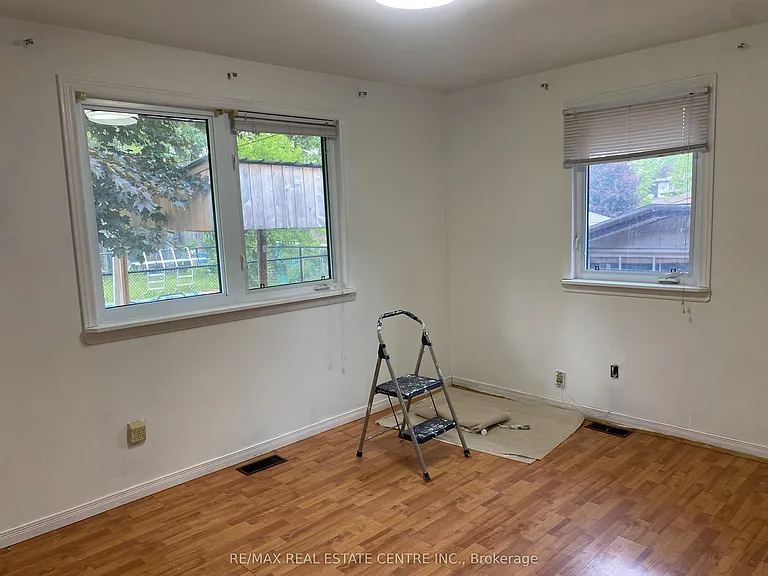 29 Victoria St — Photo 15