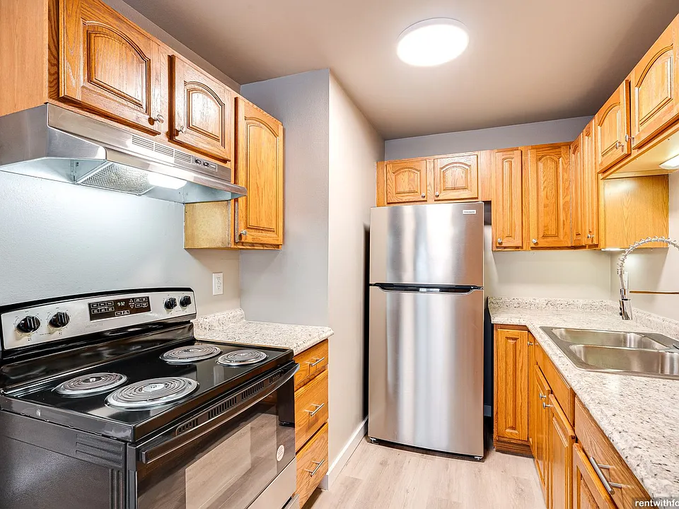 520 W. Linwood Ave.