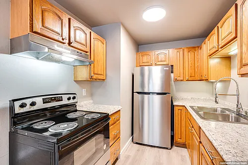 560 W. Linwood Ave. Photo 1