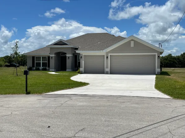 5236 NW Iredell St, Port Saint Lucie, FL 34986