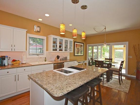 4th image of 10436 Cambridge Pl