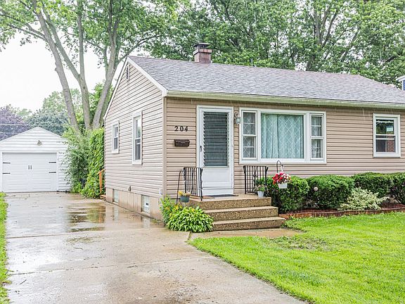 2nd image of 204 N Elroy Ave