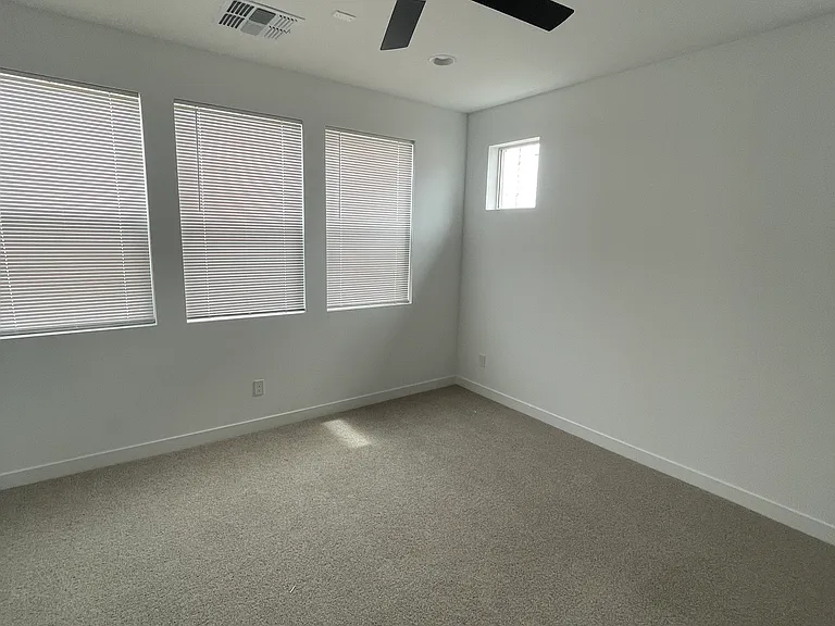 7938 W Griswold Rd — Photo 43
