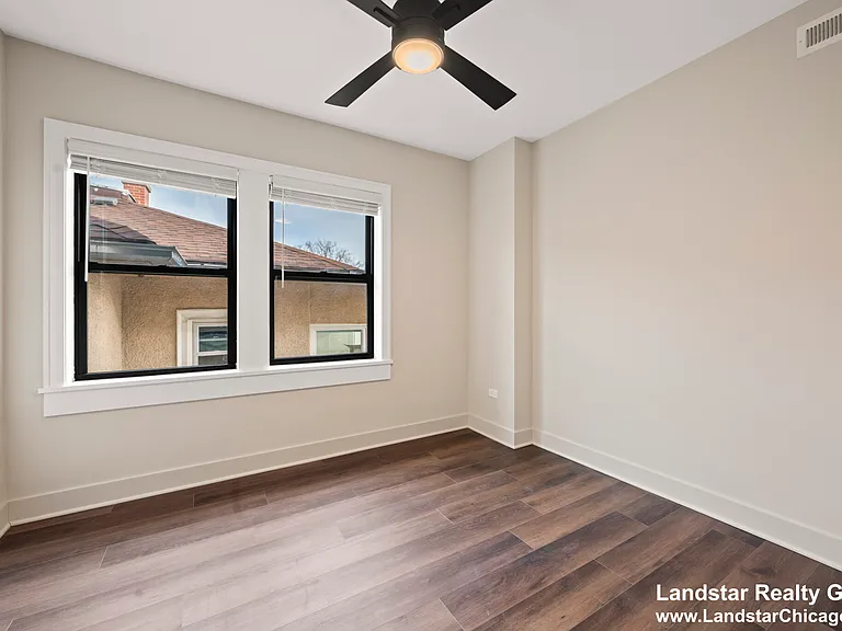 1233 Chicago Ave #7 — Photo 6
