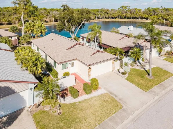 689 Linden Dr, Englewood, FL 34223