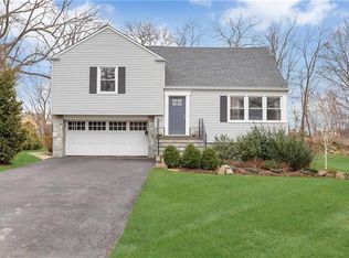 27 Avondale Rd, Harrison, NY 10528