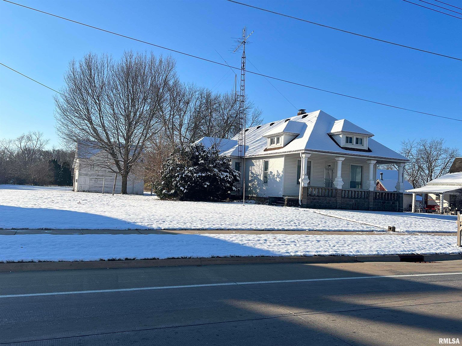 912 E Broadway St, Astoria, IL 61501 Zillow