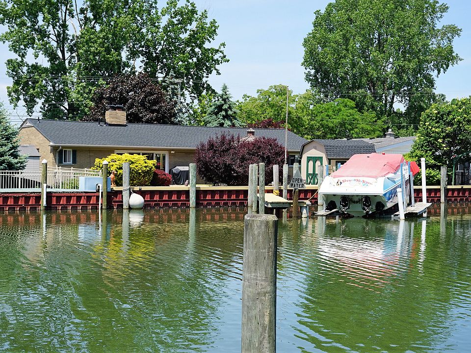 1st image of 39430 Venetian Dr