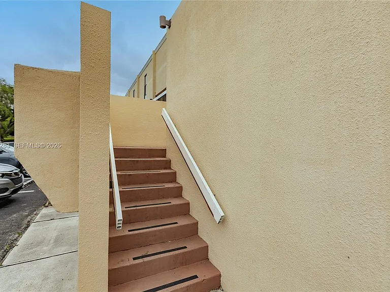 2931 SW 87th Ter #1921 — Photo 1