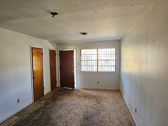 3rd image of 2914 Angelus Dr