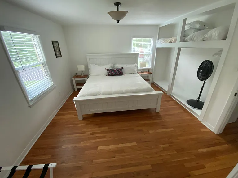 1801 University Ave — Photo 6