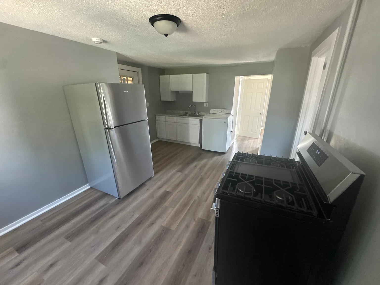 2 bed, 900 sqft, $1,850 — Photo 1