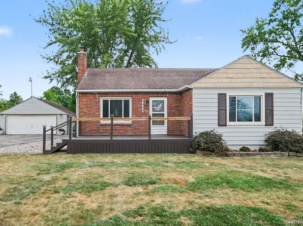 5409 Baldwin Rd, Swartz Creek, MI 48473
