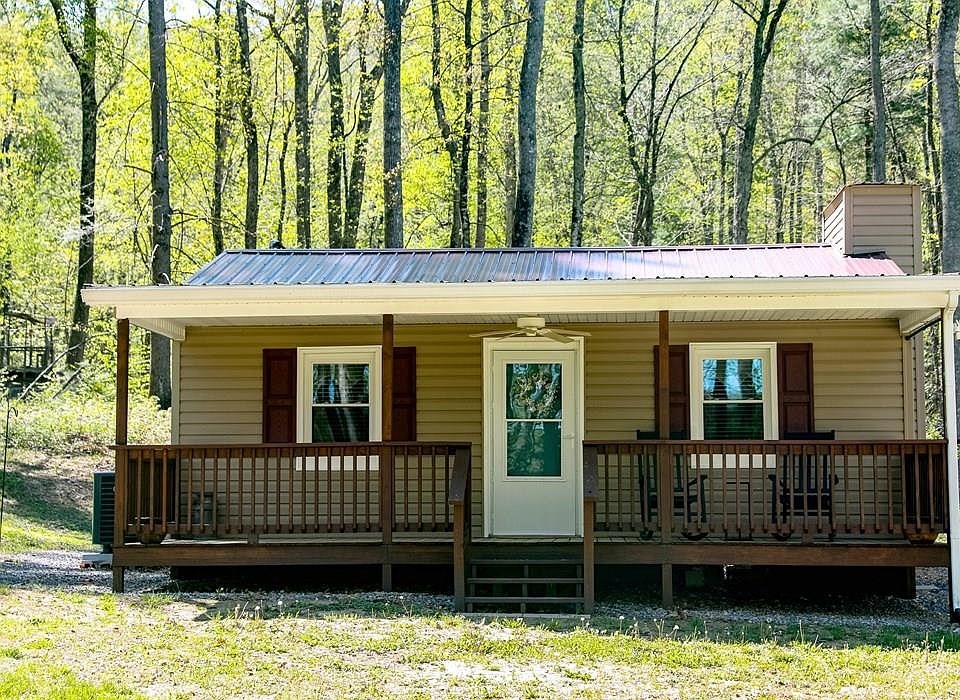 1st image of 17584 Burnt Cabin Trl