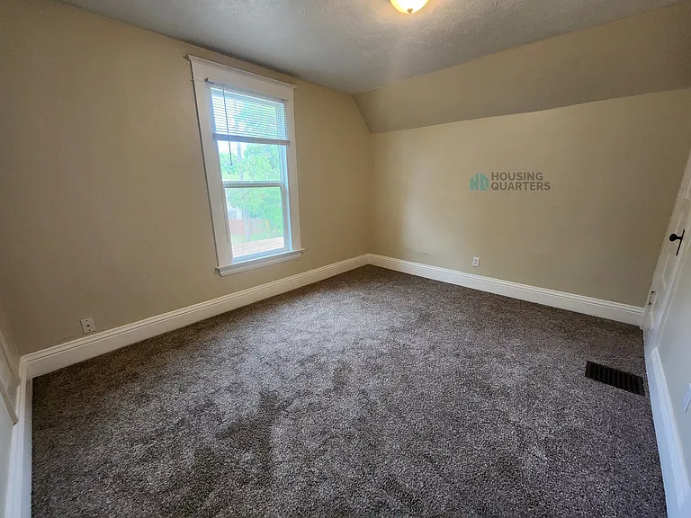 1420 N Cedar St — Photo 14