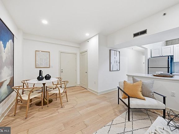 5th image of 1727 R St NW APT 203