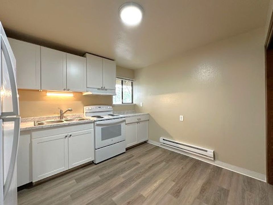 1st image of 5925 99th St SW #11