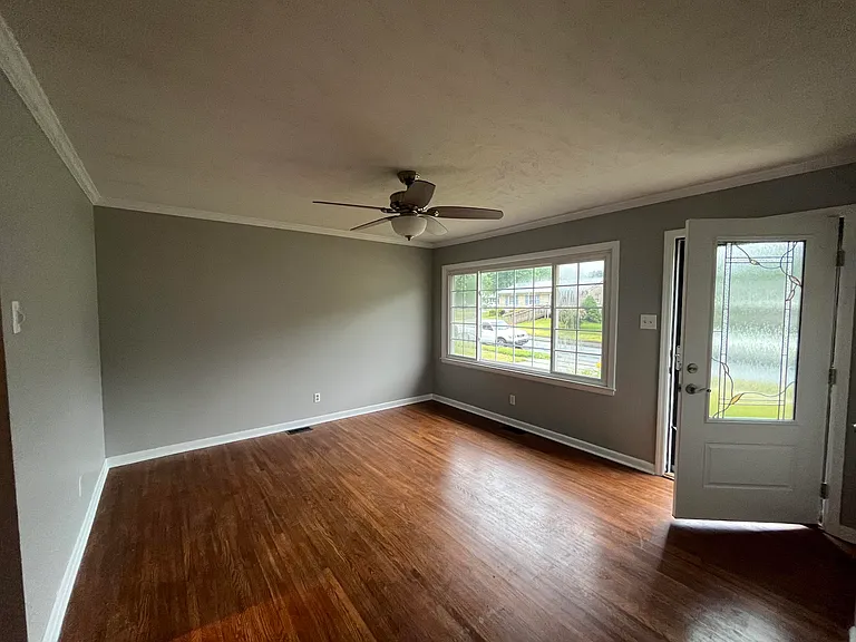 886 Honeysuckle Rd — Photo 2