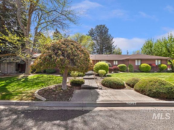 4th image of 2018 Rancho Vista Dr