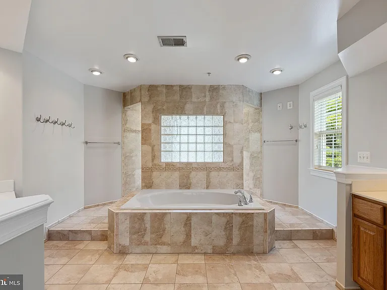 15436 Symondsbury Way — Photo 29