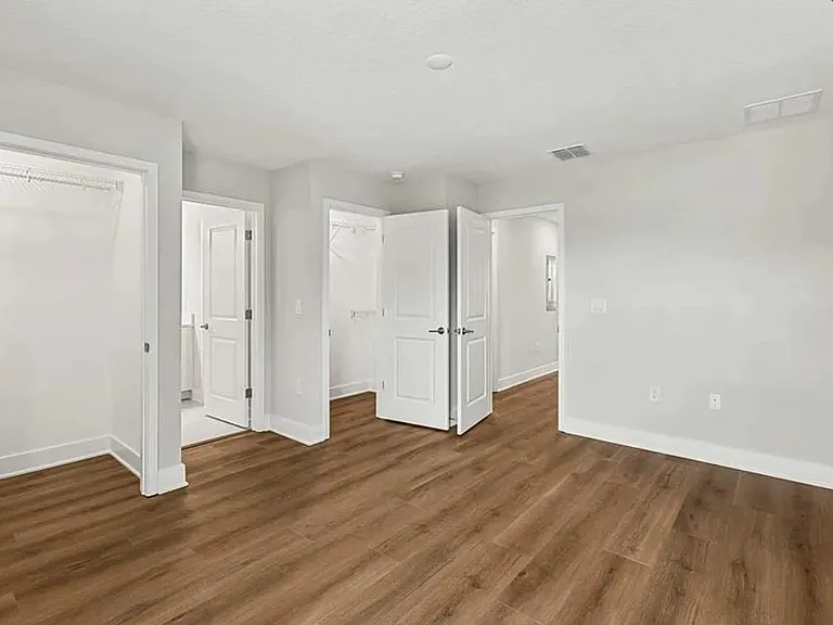 1005 W Cypress St — Photo 5