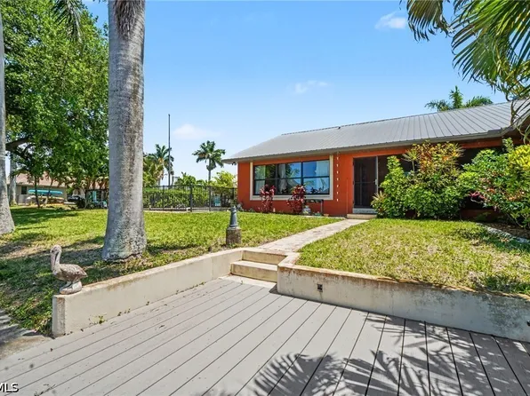 1422 SW 4th Ave, Cape Coral, FL 33991