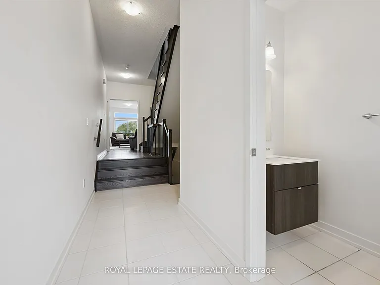 237 Fowley Dr — Photo 2