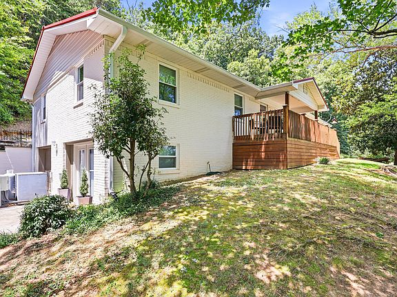 3rd image of 3866 Blue Springs Rd